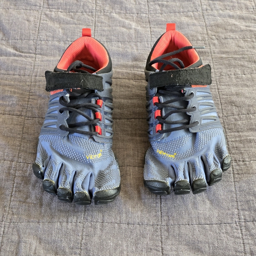 Vibram FiveFingers Blue and Red Toe Shoes
